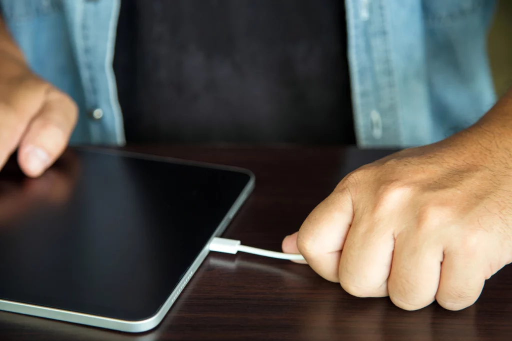 Charge the iPad battery