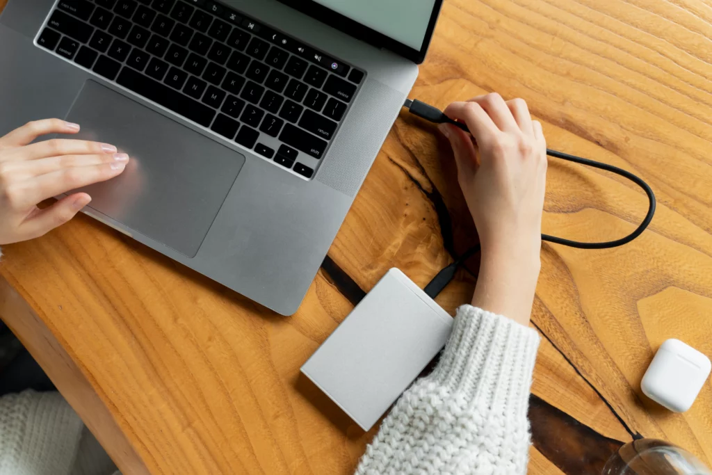 รับจำนำ Apple MacBook